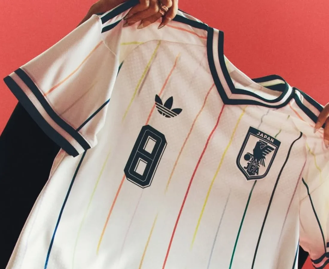 Japón pinta doce colores en su segunda camiseta del Mundial 2026