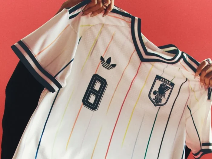 Japón pinta doce colores en su segunda camiseta del Mundial 2026