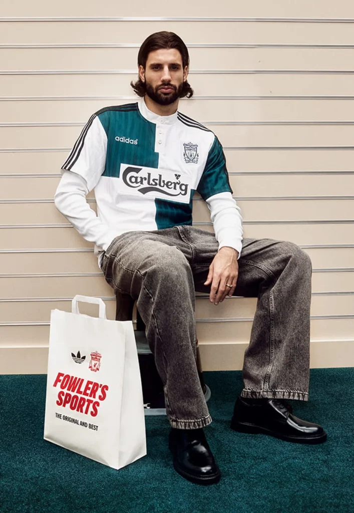 adidas y el Liverpool resucitan la segunda camiseta verde de 1995-1996