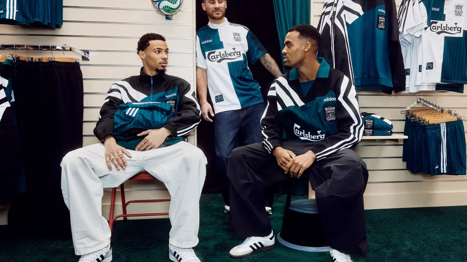adidas y el Liverpool resucitan la segunda camiseta verde de 1995-1996