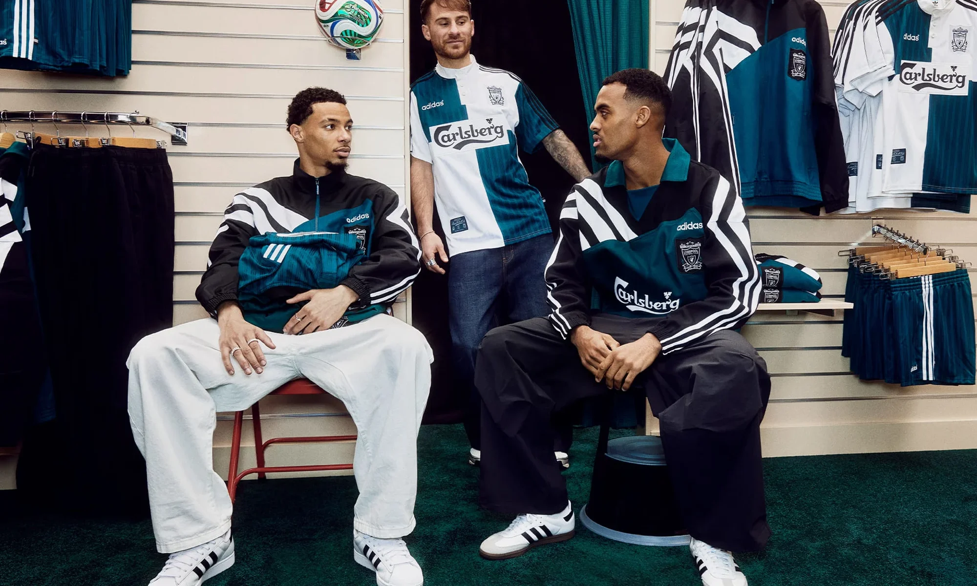 adidas y el Liverpool resucitan la segunda camiseta verde de 1995-1996