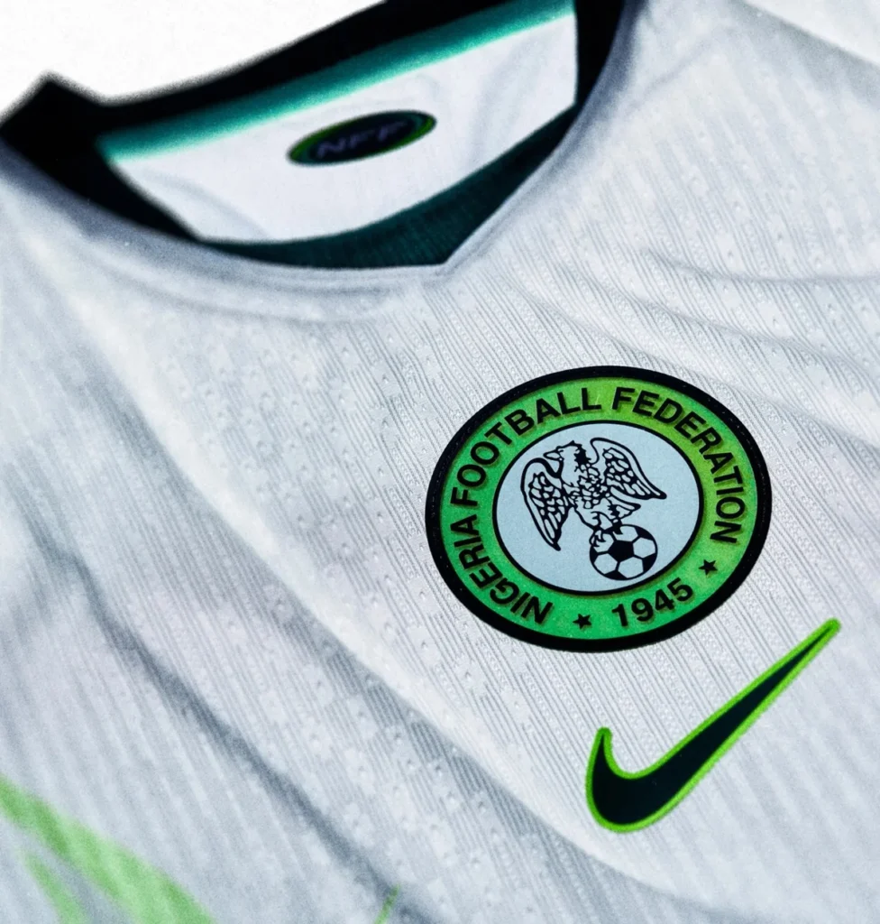 Nigeria confía en la energía de una nueva generación con sus camisetas 2026-2027
