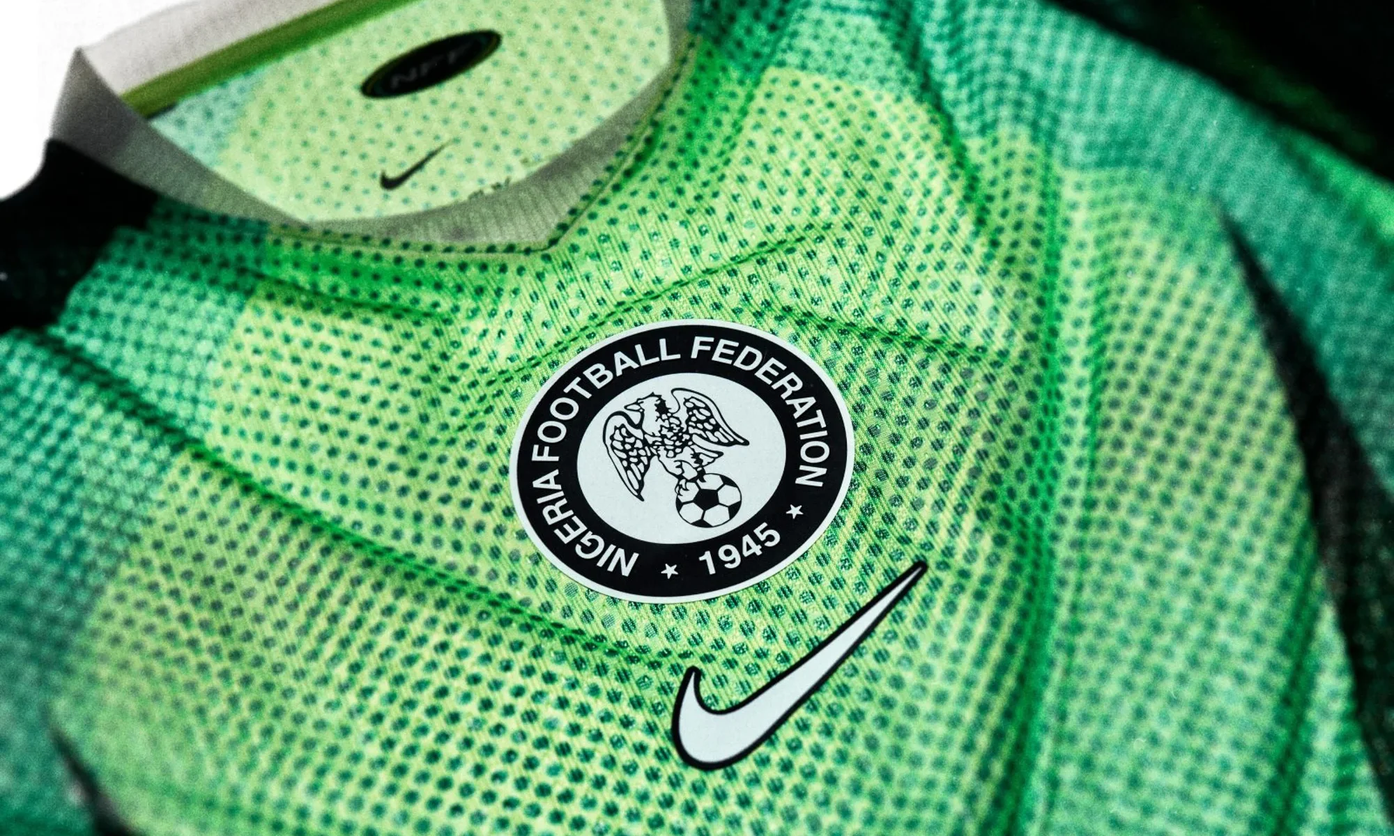 Nigeria confía en la energía de una nueva generación con sus camisetas 2026-2027