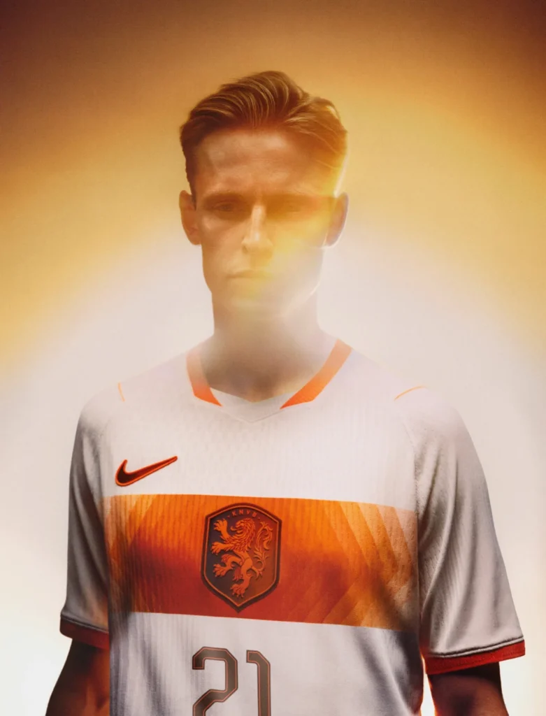 Países Bajos apuesta por el blanco y un degradado naranja en su camiseta visitante del Mundial 2026