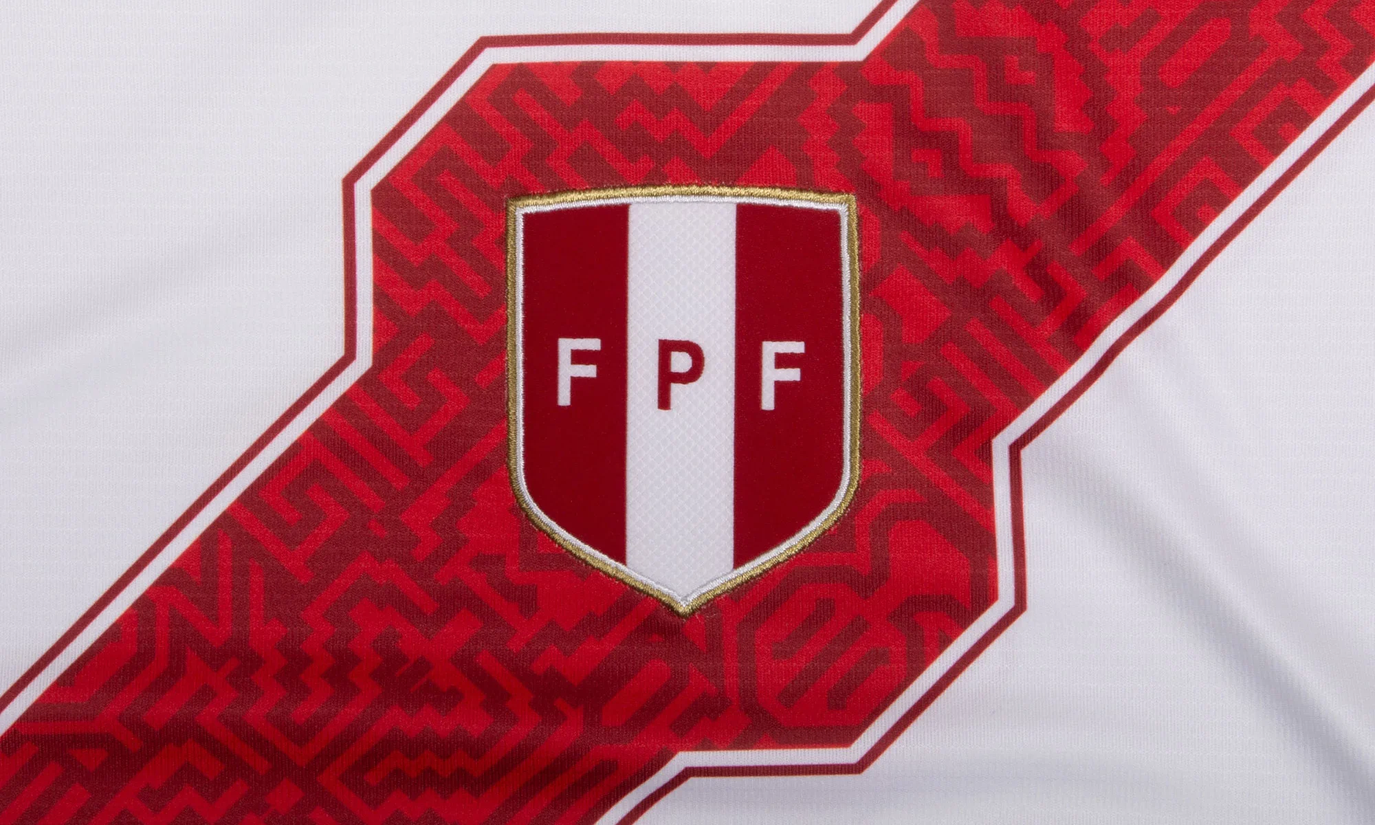 Perú lleva la costa, la sierra y la selva en sus camisetas 2026-2027