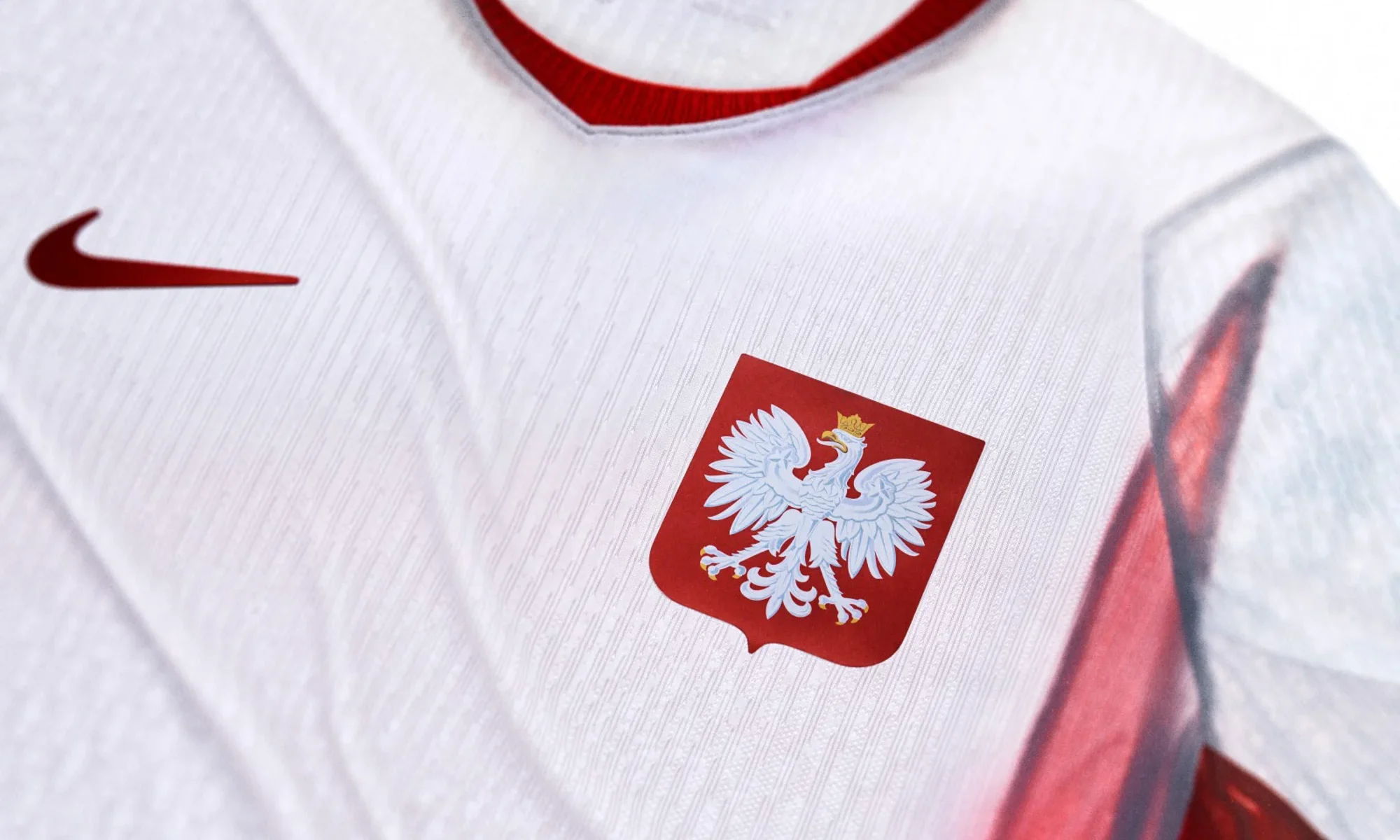 Polonia convierte la leyenda del águila blanca en sus camisetas 2026-2027