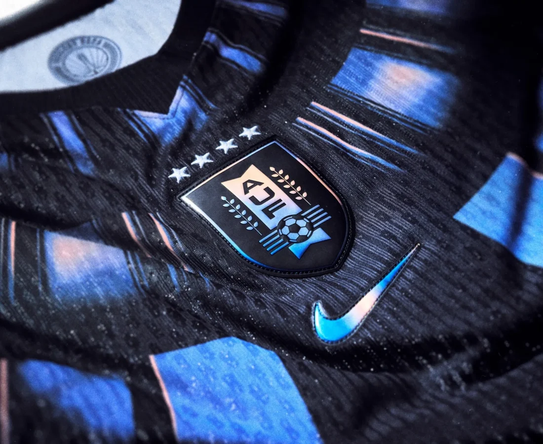 Uruguay saca su armadura futurista con la camiseta visitante del Mundial 2026