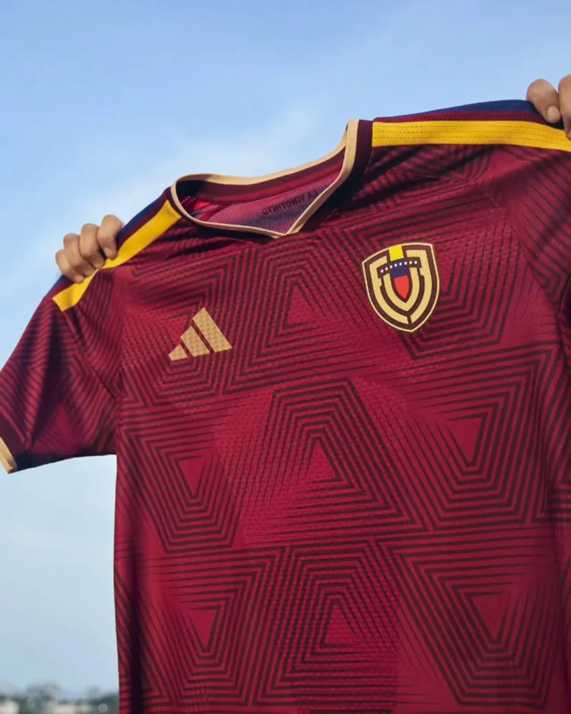 Venezuela celebra el centenario de su federación con oro en las camisetas 2026-2027