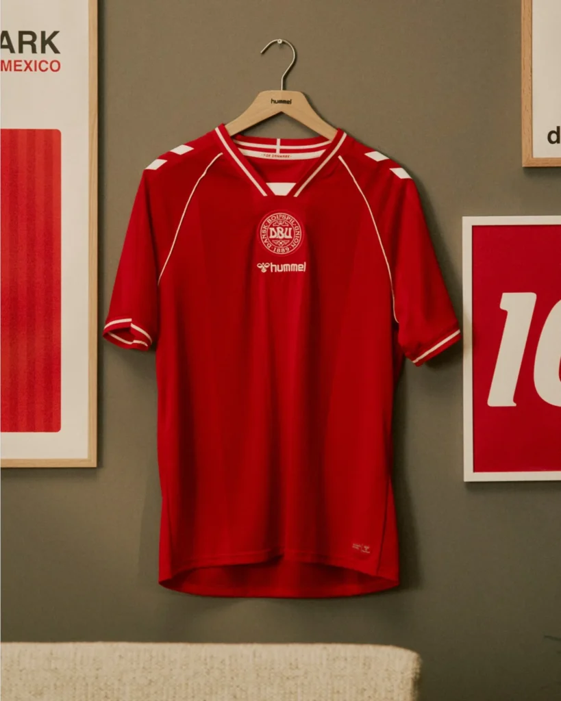 Dinamarca rinde homenaje a 1986 con sus camisetas 2026-2027 de Hummel