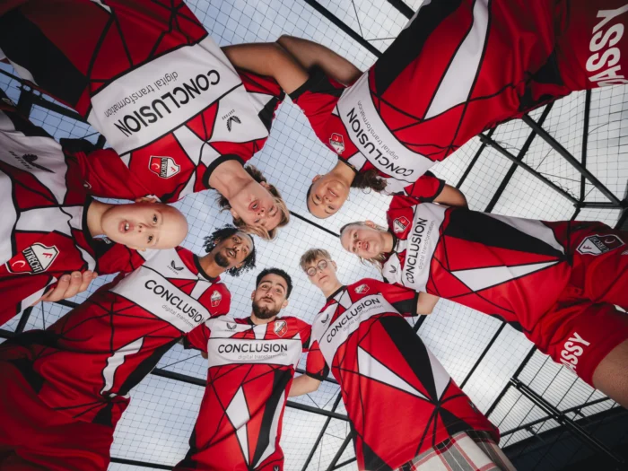 El FC Utrecht presenta su cuarta camiseta 2025-2026 diseñada por un niño