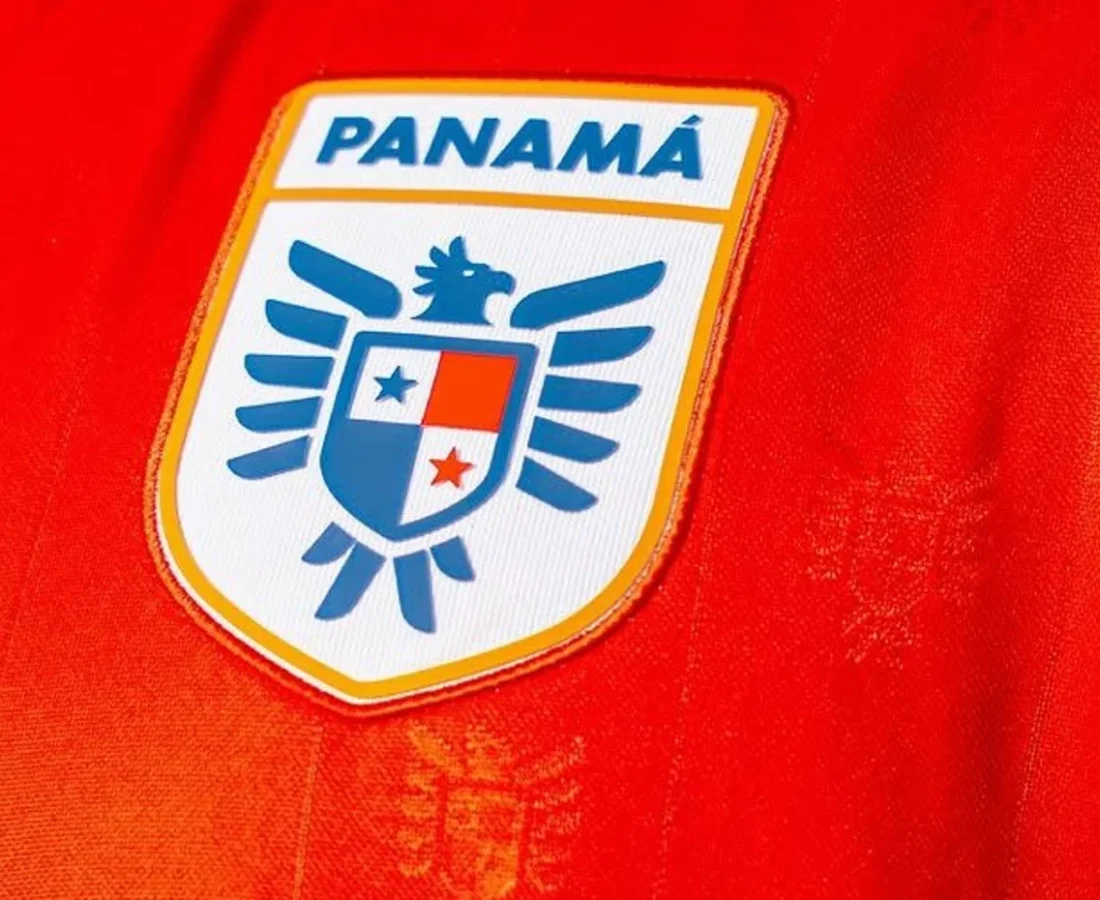 El águila harpía vuela en las tres camisetas de Panamá para el Mundial 2026
