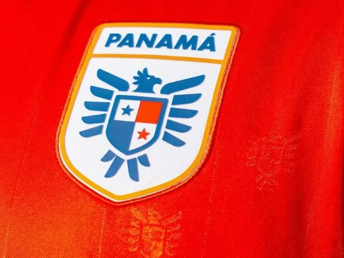 El águila harpía vuela en las tres camisetas de Panamá para el Mundial 2026