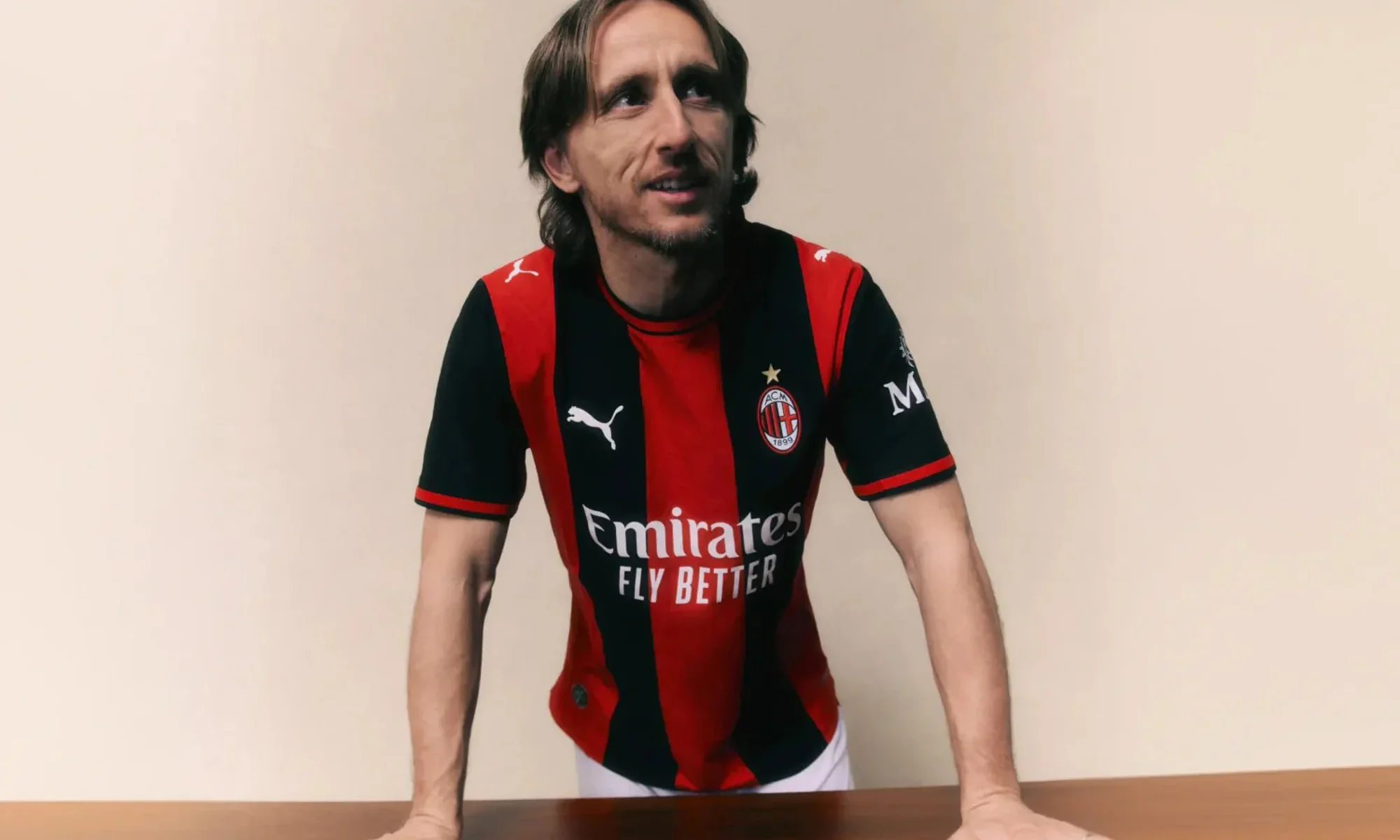 El AC Milan recupera las franjas anchas en su camiseta local 2026-2027