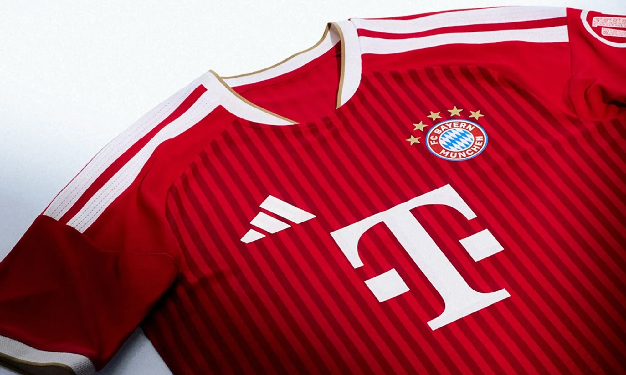 El Bayern de Múnich estrena rayas verticales y vuelve al dorado