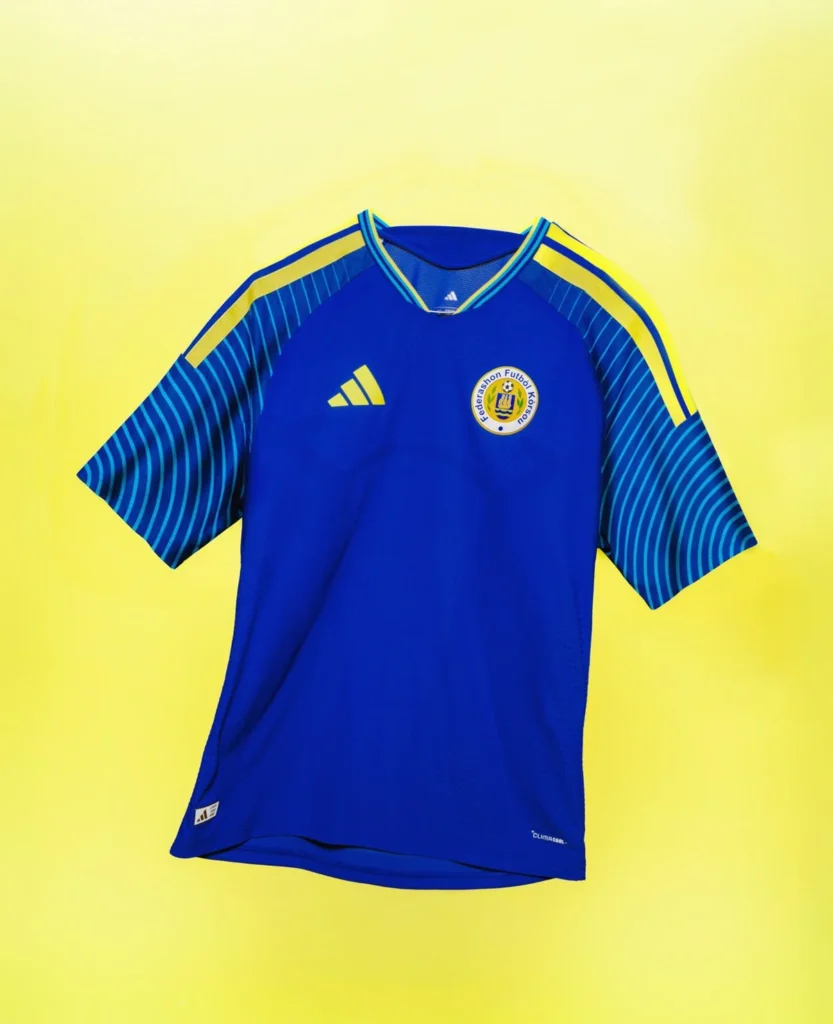 Curazao presenta sus camisetas para el Mundial 2026 con olas y fachadas de Willemstad