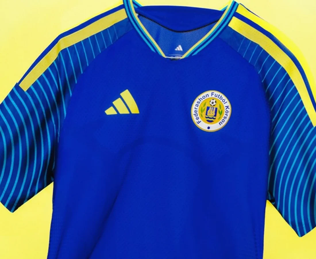 Curazao presenta sus camisetas para el Mundial 2026 con olas y fachadas de Willemstad