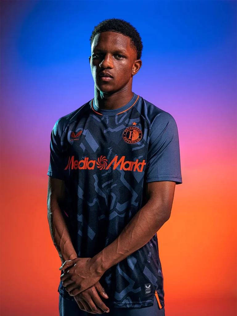 El Feyenoord lleva la arquitectura de De Kuip a su tercera camiseta 2026-2027