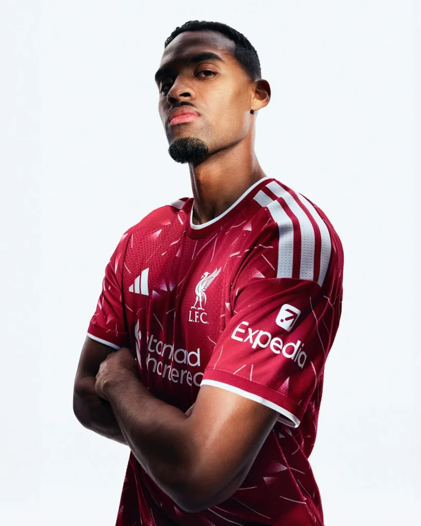 El Liverpool rescata el patrón de los años 90 en su camiseta local 2026-2027