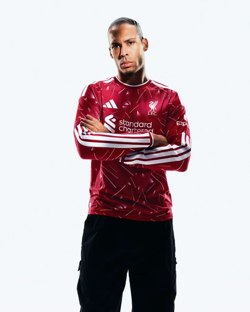 El Liverpool rescata el patrón de los años 90 en su camiseta local 2026-2027