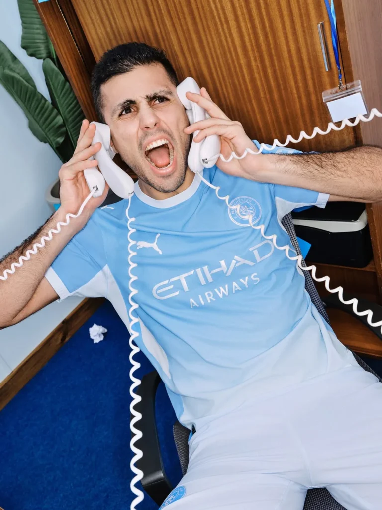 El Manchester City estrena un degradado en su camiseta local 2026-2027