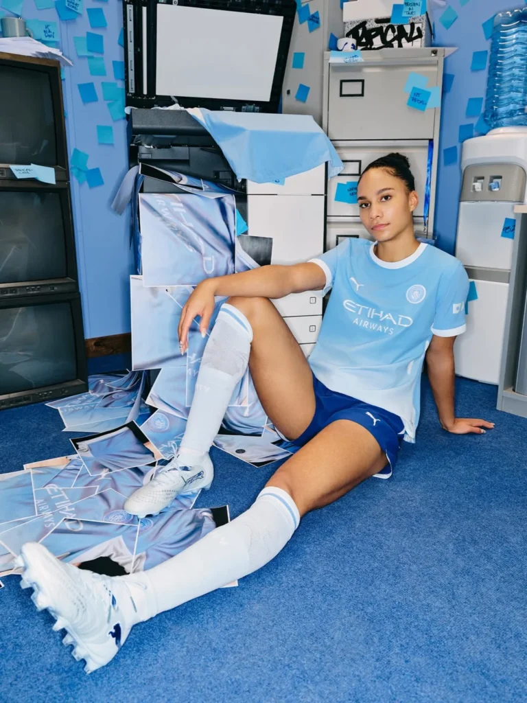 El Manchester City estrena un degradado en su camiseta local 2026-2027
