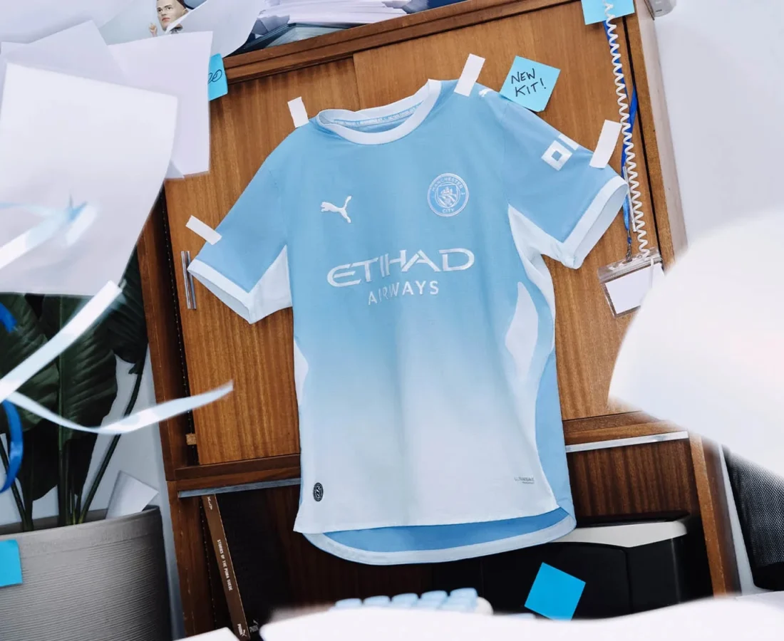 El Manchester City estrena un degradado en su camiseta local 2026-2027