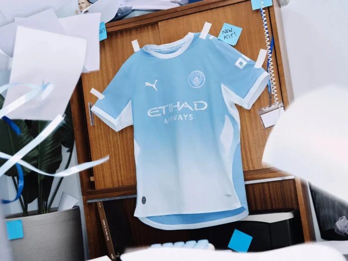 El Manchester City estrena un degradado en su camiseta local 2026-2027
