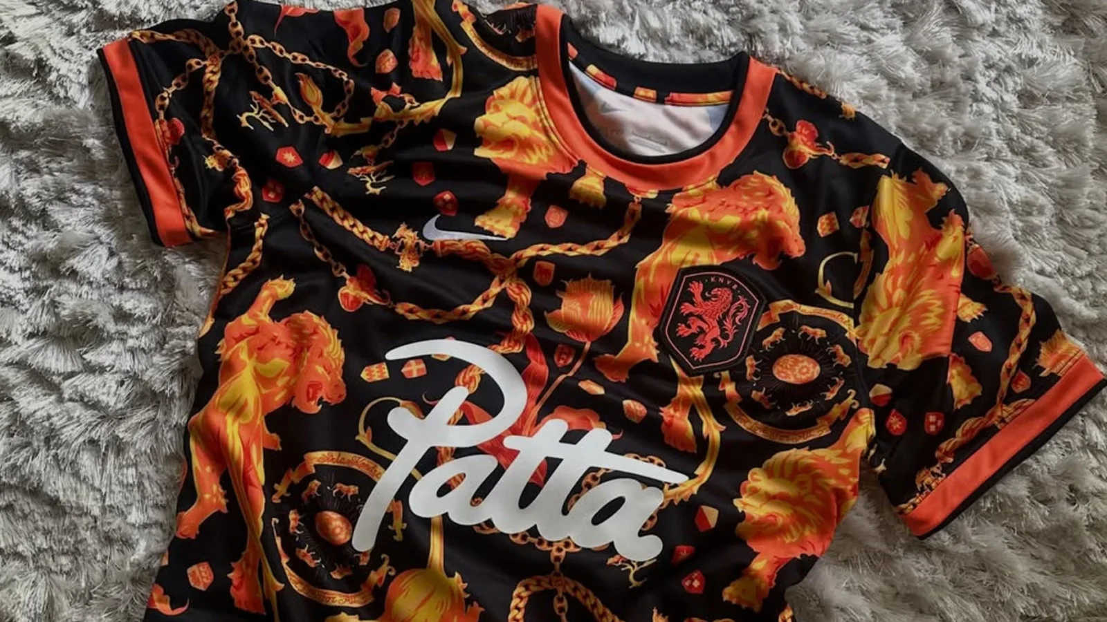 Patta firma la camiseta de calentamiento de Países Bajos para 2026-2027