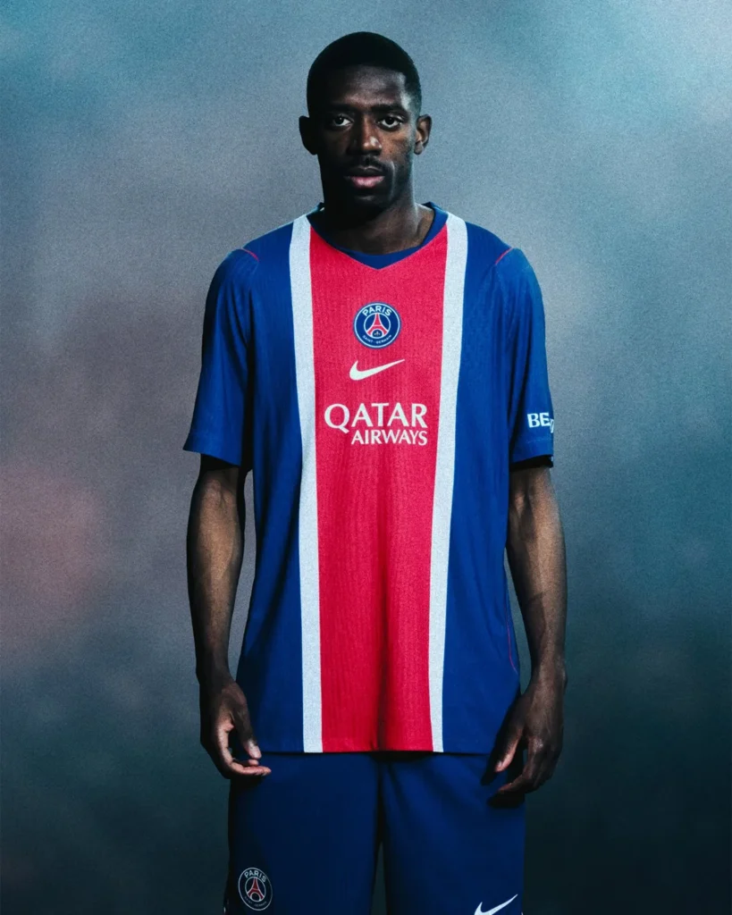 El Paris Saint-Germain vuelve al diseño Hechter en su camiseta local 2026-2027