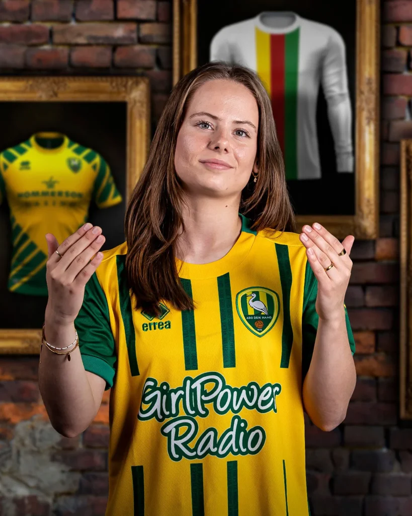 El ADO La Haya esconde su himno en la camiseta local 2026-2027