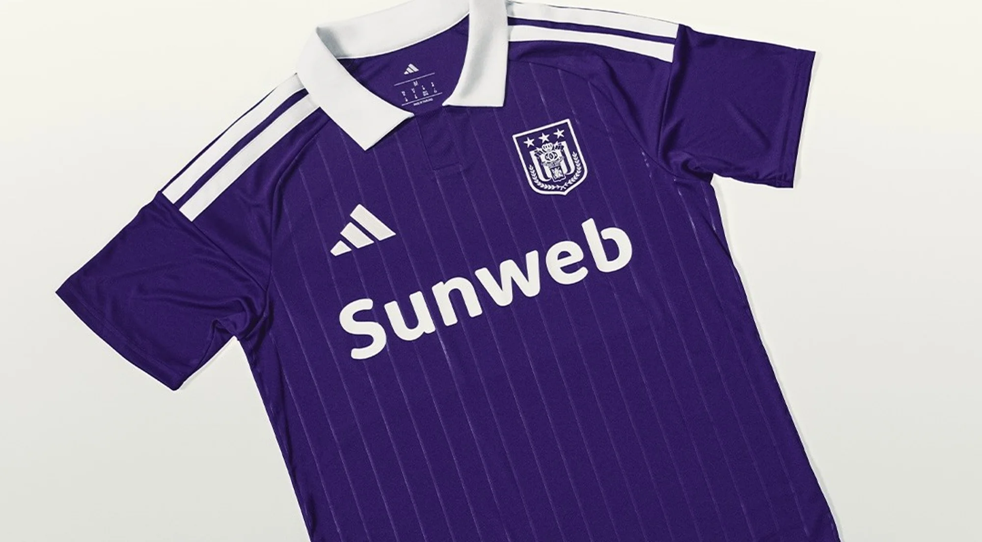 El Anderlecht vuelve a vestir de adidas medio siglo después con una camiseta ochentera
