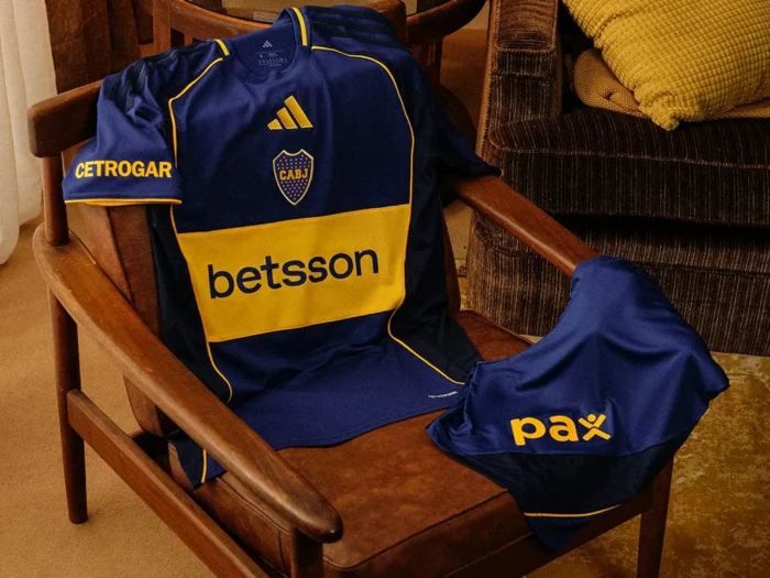 Boca Juniors estrena camiseta por los 25 años de la Libertadores 2001