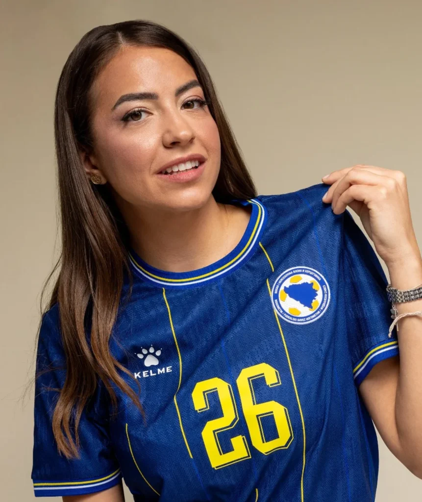 Bosnia y Herzegovina desvela las camisetas con las que jugará el Mundial 2026