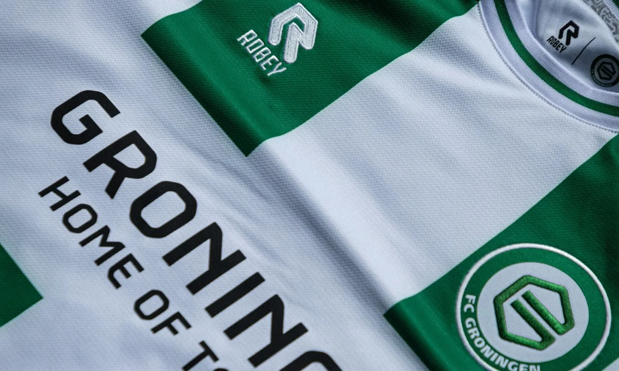 El FC Groningen rinde homenaje a su G y al morado en sus camisetas 2026-2027