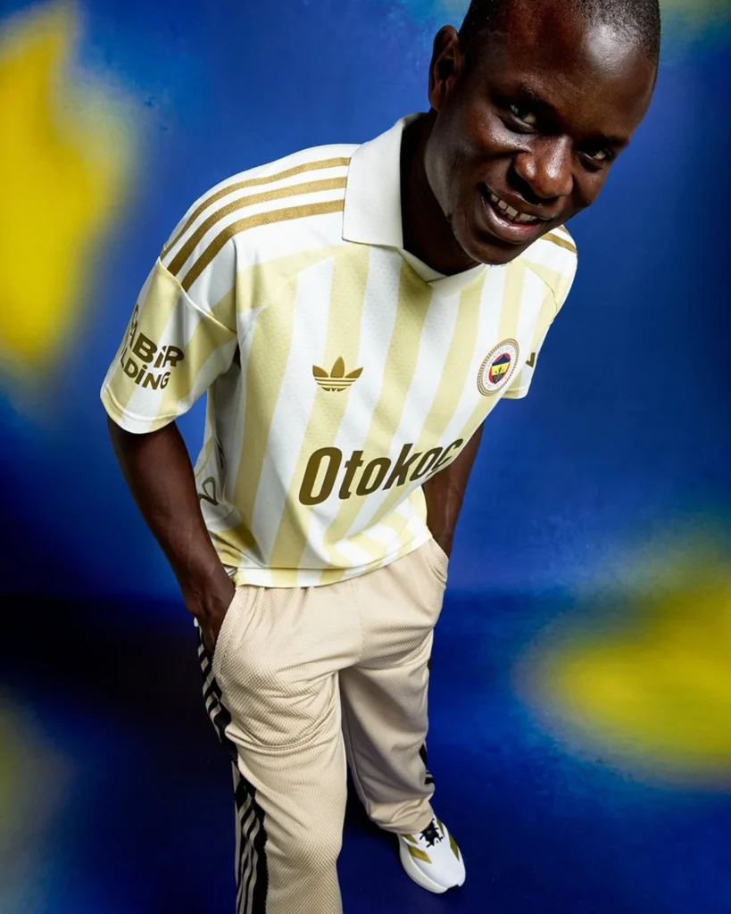 El Fenerbahçe celebra sus 120 años con tres camisetas cargadas de historia
