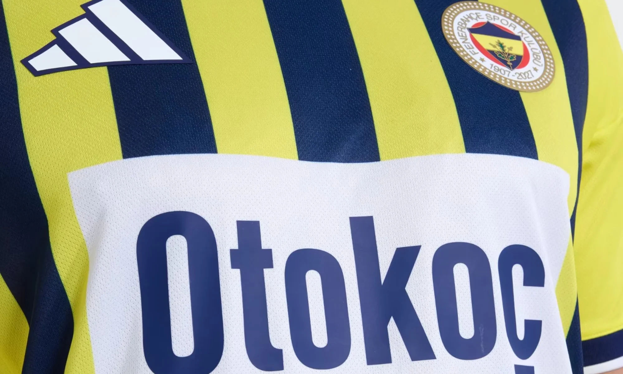 El Fenerbahçe celebra sus 120 años con tres camisetas cargadas de historia
