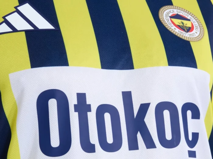 El Fenerbahçe celebra sus 120 años con tres camisetas cargadas de historia