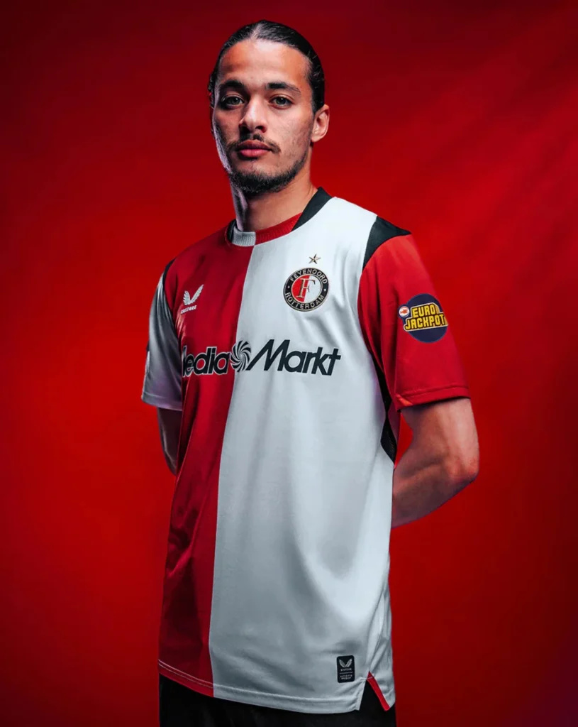 El Feyenoord recupera los años setenta en su camiseta local 2026-2027