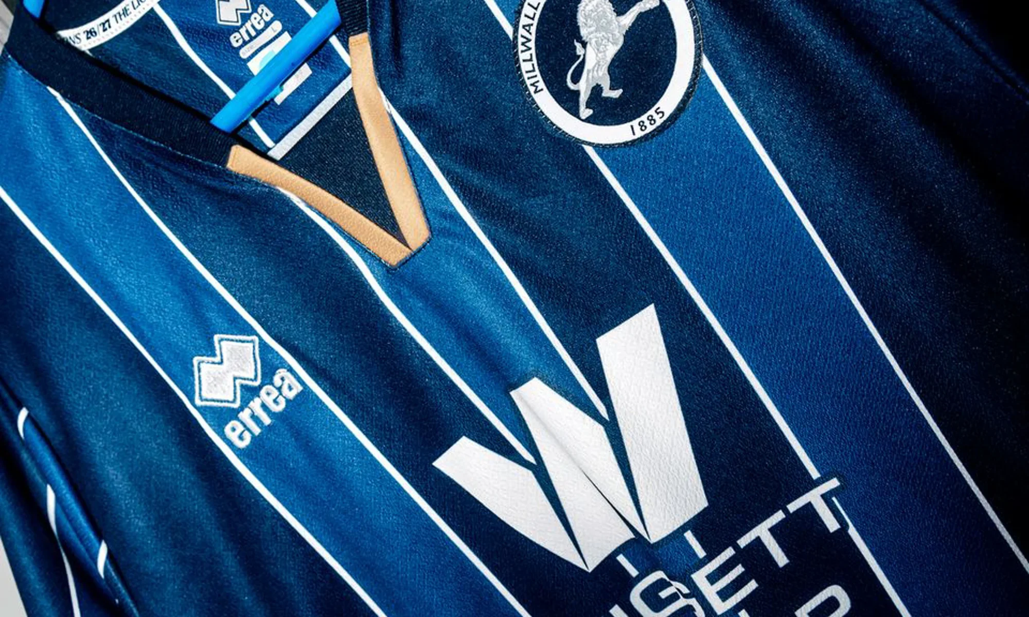 El Millwall recuerda su ascenso de 2017 en la nueva camiseta local