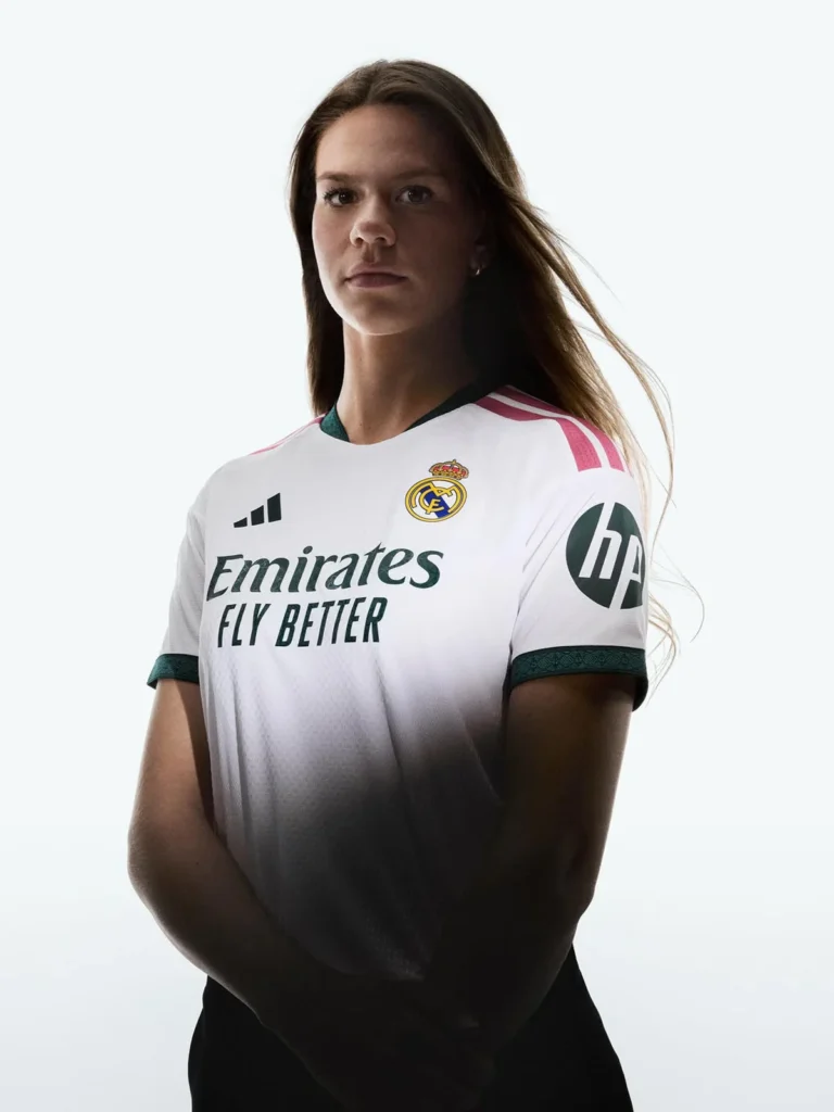 La primera camiseta del Real Madrid 2026-2027 se inspira en la corona del escudo