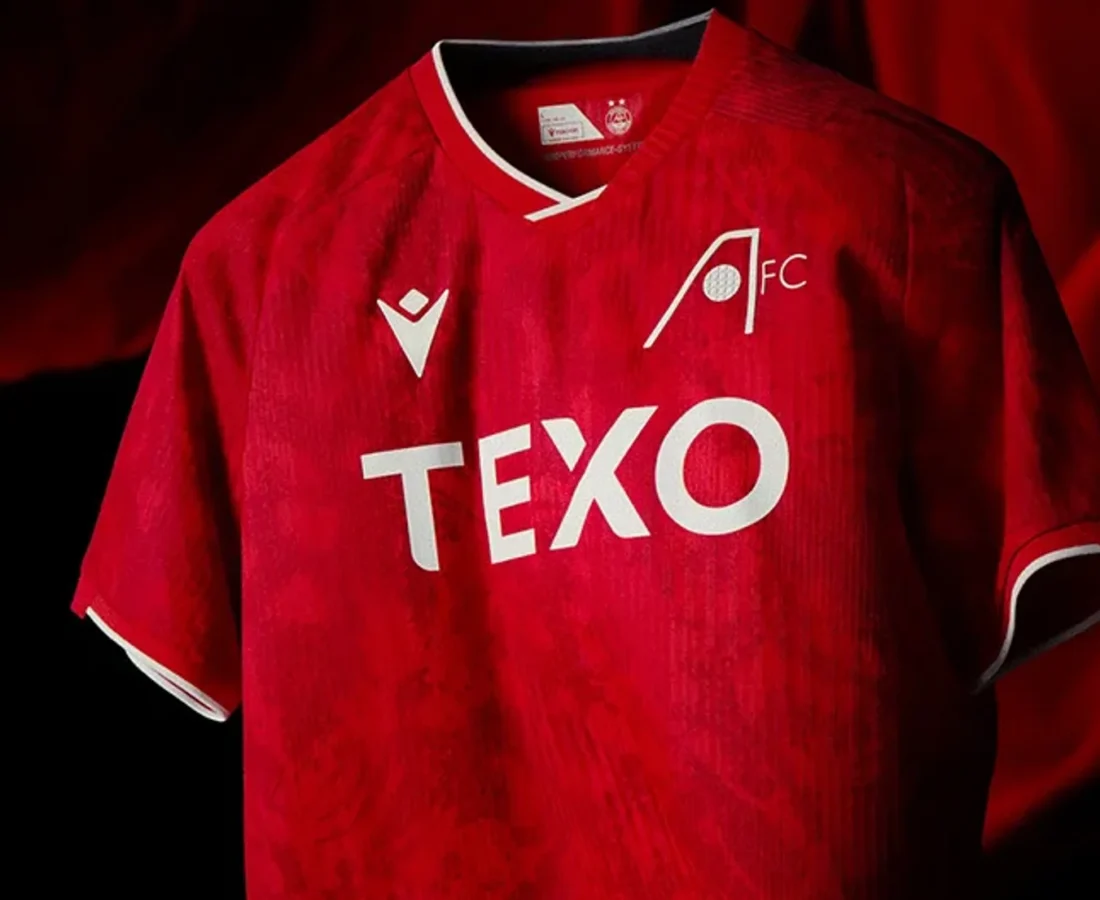 Leopardos y una biblioteca de cristal: así son las camisetas Macron del Aberdeen 2026-2027