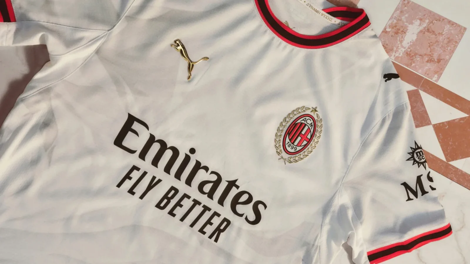 «Dopo Istanbul c’è sempre Atene»: la camiseta visitante del AC Milan 2026-2027 celebra la resiliencia