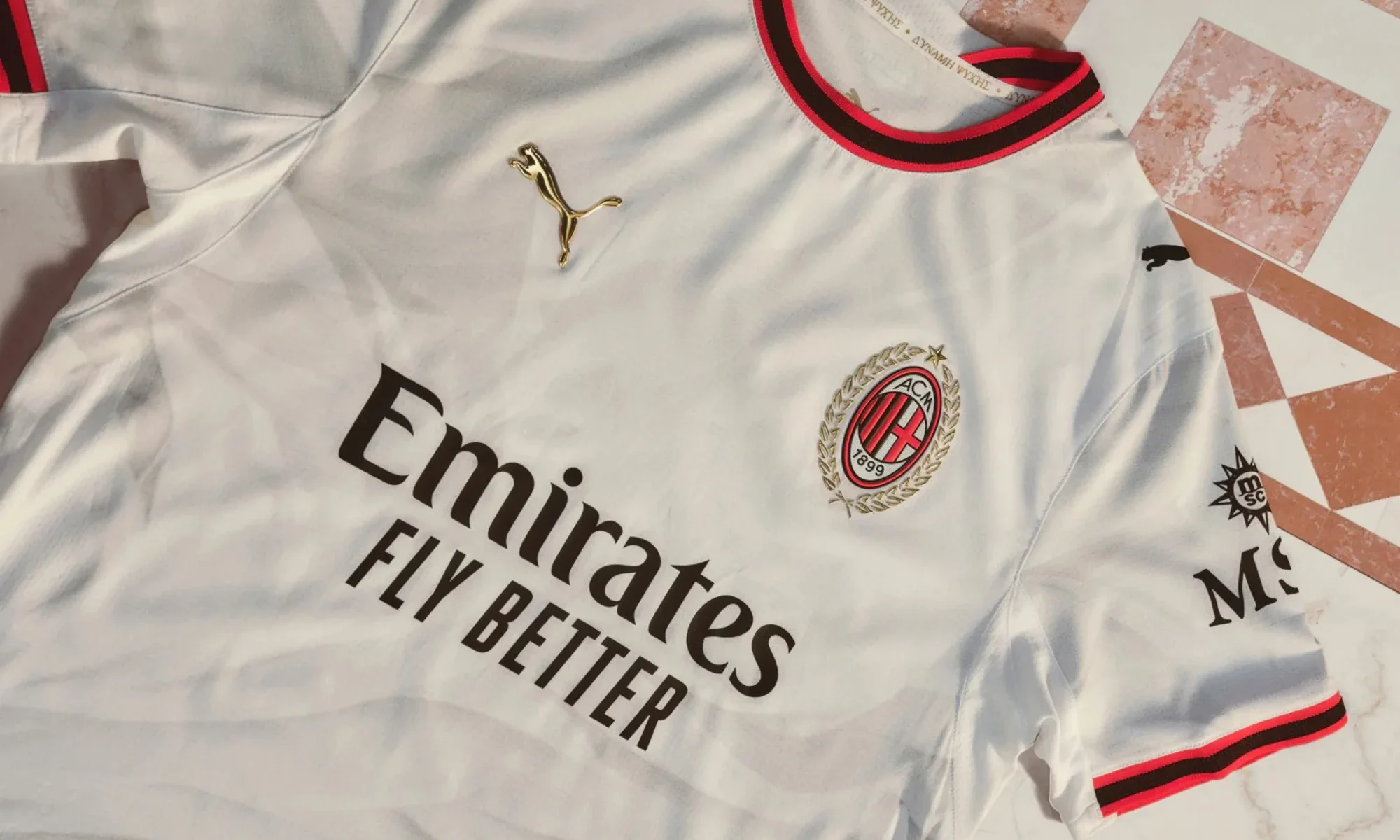 «Dopo Istanbul c’è sempre Atene»: la camiseta visitante del AC Milan 2026-2027 celebra la resiliencia