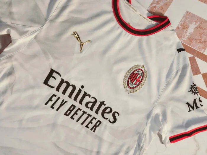 «Dopo Istanbul c’è sempre Atene»: la camiseta visitante del AC Milan 2026-2027 celebra la resiliencia