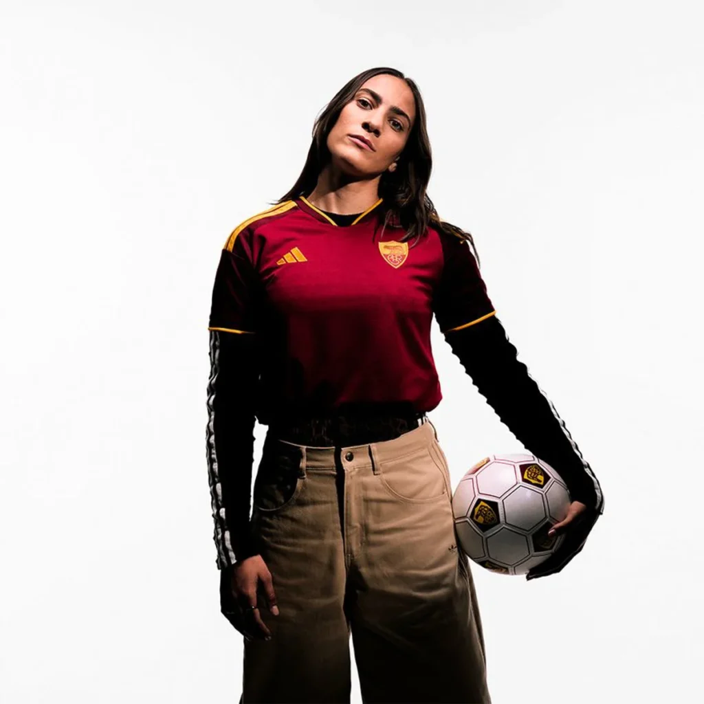 La camiseta local de la AS Roma 2026-2027 respira ADN giallorosso