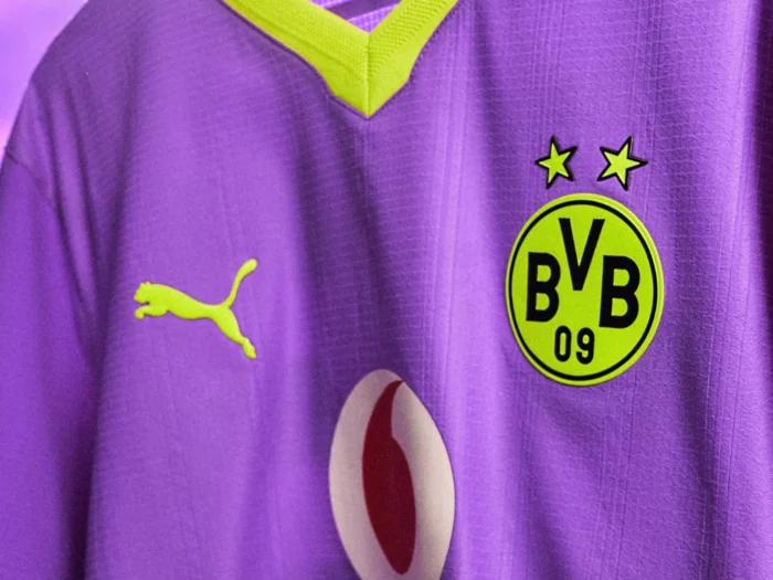 El Borussia Dortmund se viste de morado con su tercera camiseta 2026-2027
