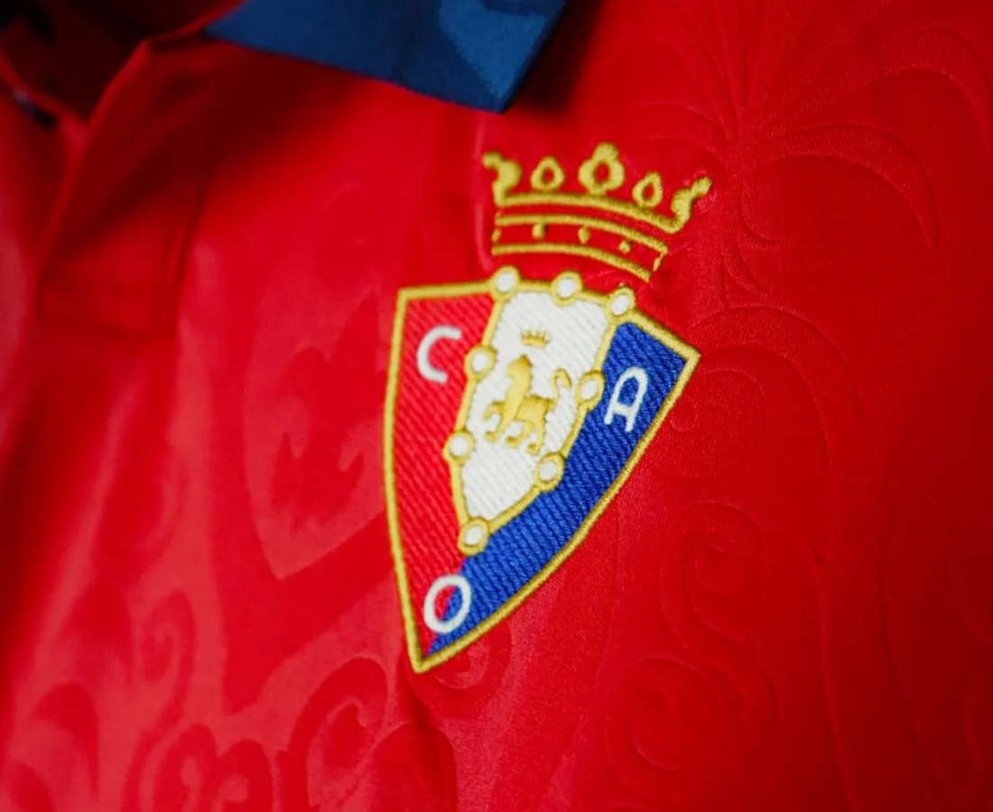 Las camisetas del CA Osasuna 2026-2027 se inspiran en la Plaza del Castillo de Pamplona