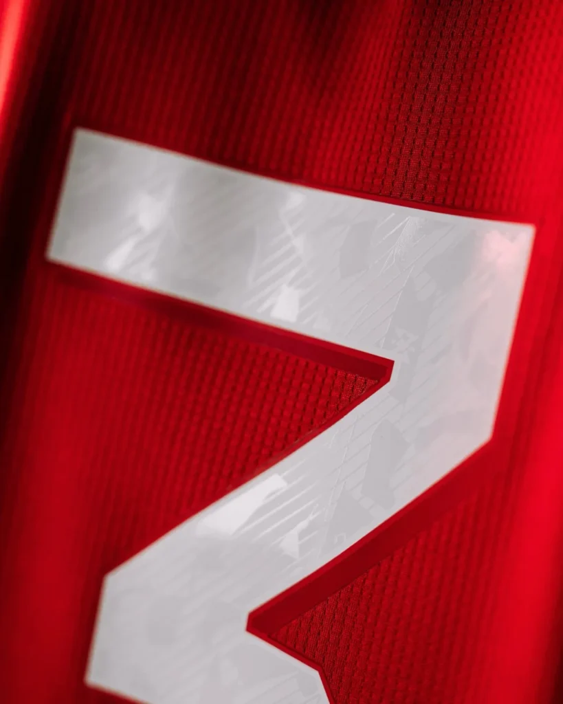 Las camisetas del FC Twente 2026-2027 homenajean al campeón de 2010, a la afición viajera y a Het Diekman