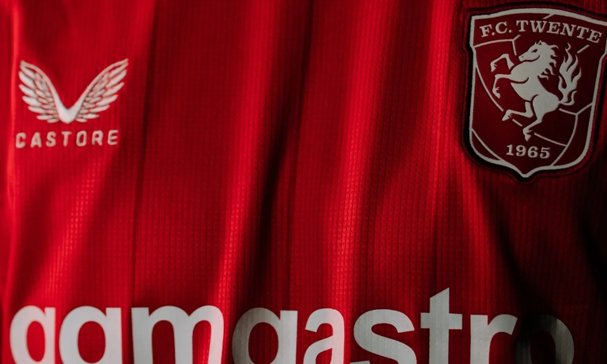 Las camisetas del FC Twente 2026-2027 homenajean al campeón de 2010, a la afición viajera y a Het Diekman