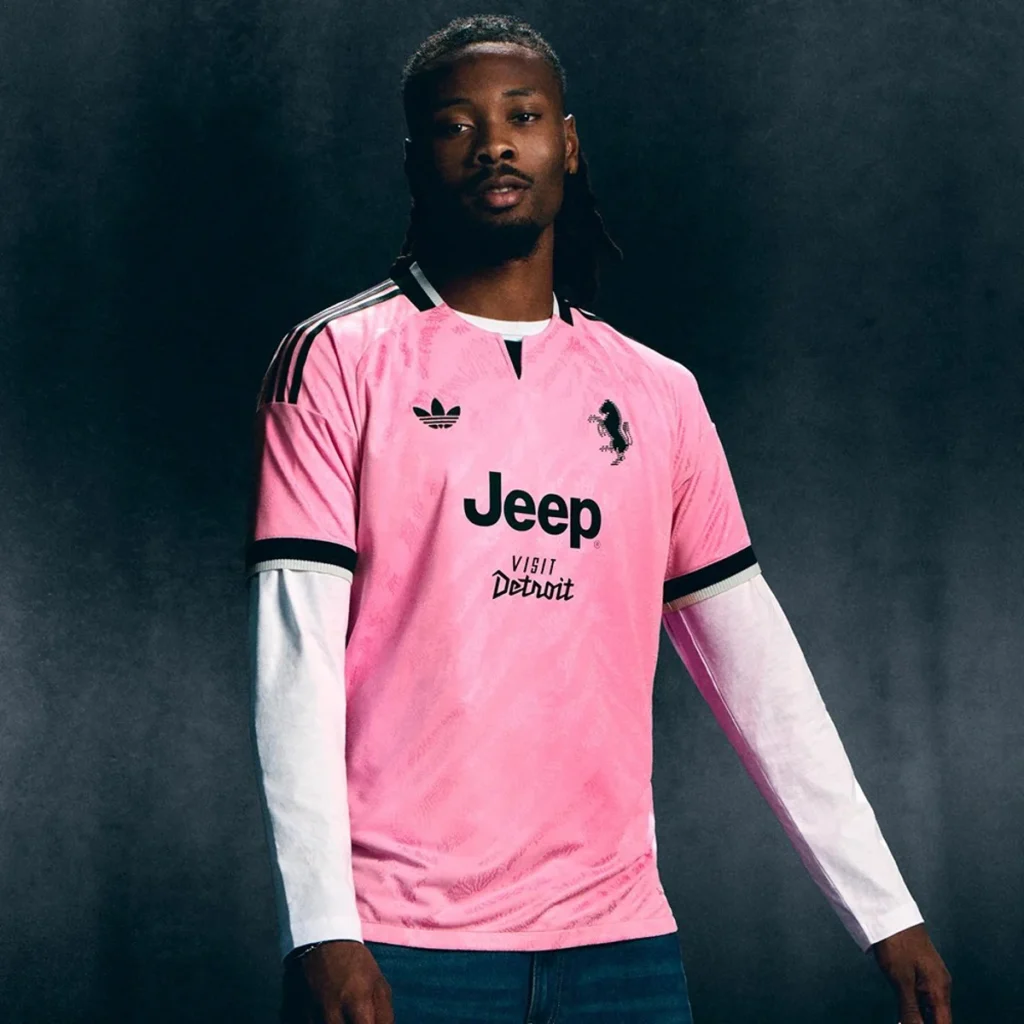 La Juventus vuelve al rosa: la camiseta visitante 2026-2027 homenajea su primera equipación